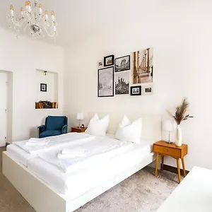 Zeyerova Apartment